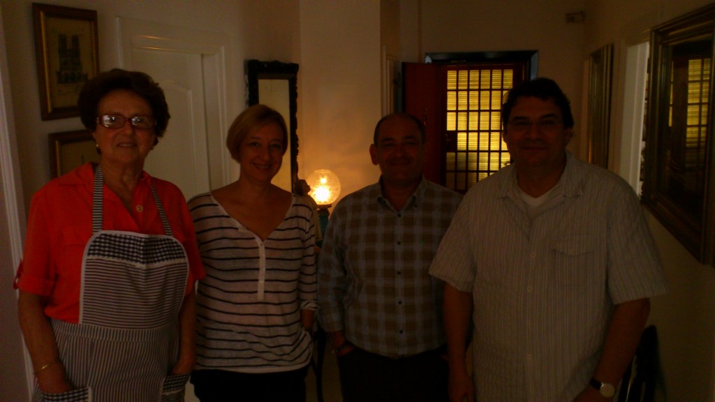 La Paquita (mi madre), María (mi hermana), Salva y Roberto Giobbi
